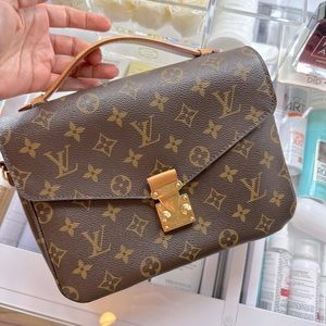 LOUIS VUITTON POCHETTE MÉTIS
